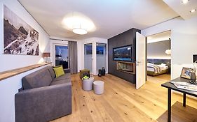 Two Timez - Boutique Hotel - With Ac